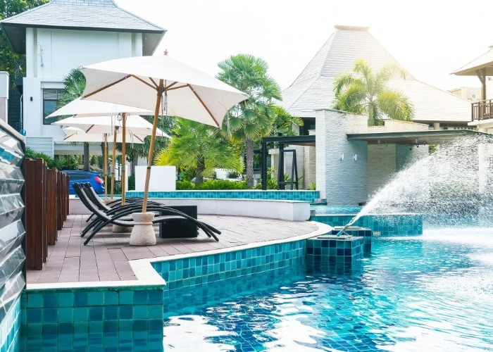 Backyard pool build